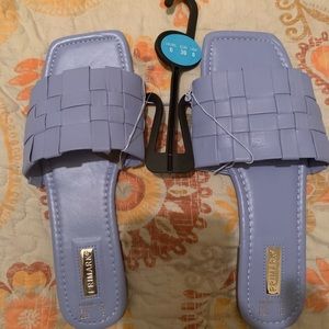 Open-toe flats